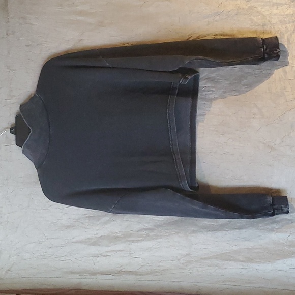 53. Garage Cropped Longsleeve Turtle neck - Picture 1 of 4